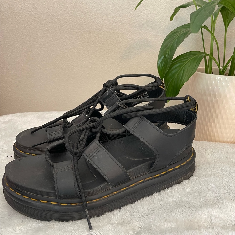 Dr. Martens Nartilla Leather Lace Up Gladiator Sandals Size 8